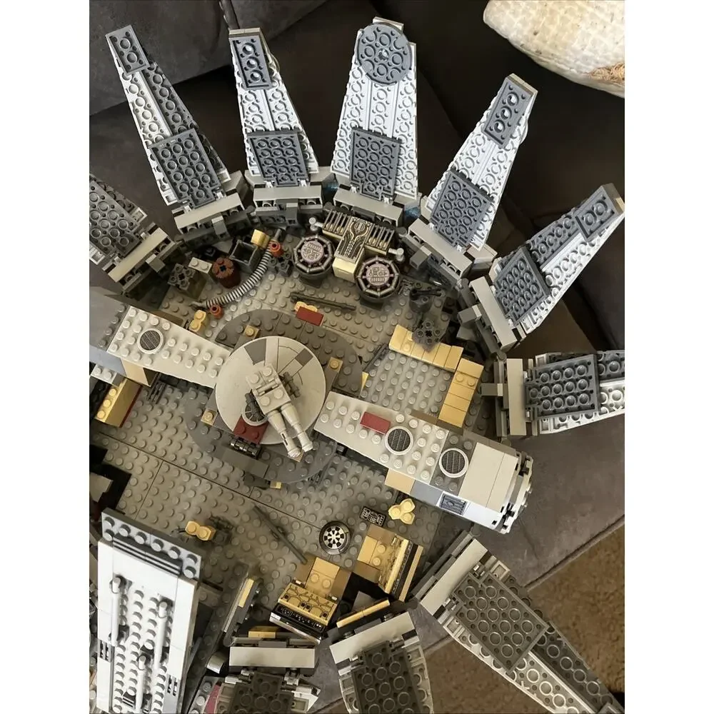 Lego Star Wars Millenium Falcon (7965) Build Only